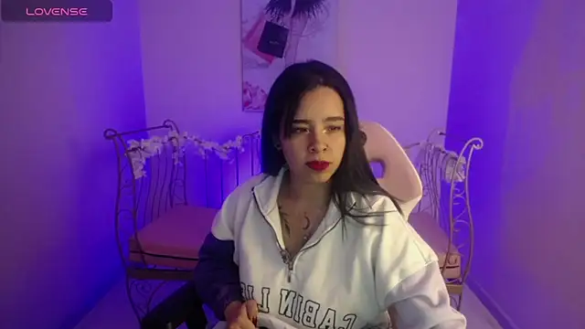 Mia Lopez  online show from 01-28-25, 10:56