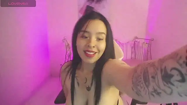 Mia Lopez  online show from 02-08-25, 09:46
