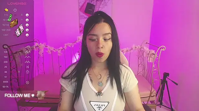 Mia Lopez  online show from 02-10-25, 09:47