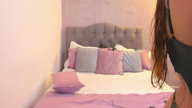 gia watsonn online show from 11-20-25, 05:01