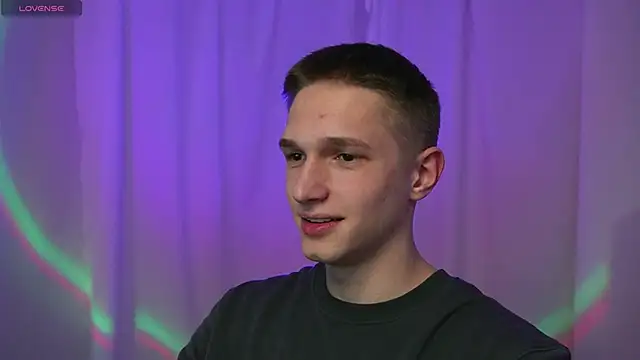 Snapshot of dustyn_fox chatting on 12-30-24, 04:42 dustyn fox online show from 12-30-24, 04:42