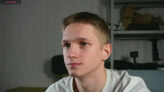 Snapshot of dustyn_fox chatting on 02-06-25, 05:30 dustyn fox online show from 02-06-25, 05:30