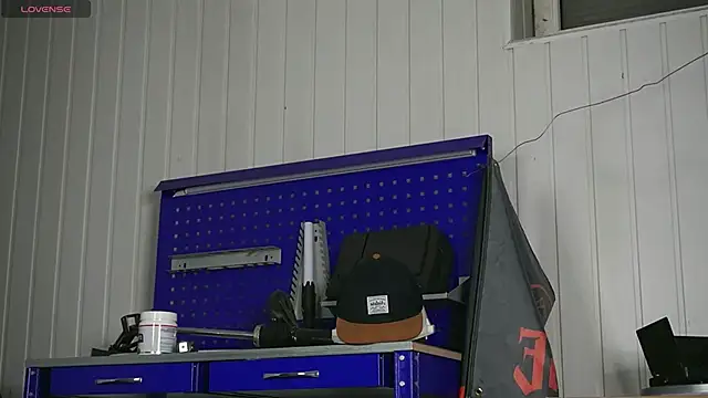 dustyn fox online show from 10-17-25, 04:42