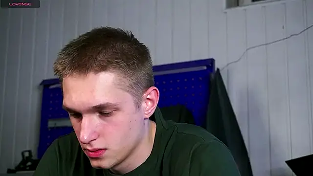 dustyn fox online show from 11-08-25, 03:01