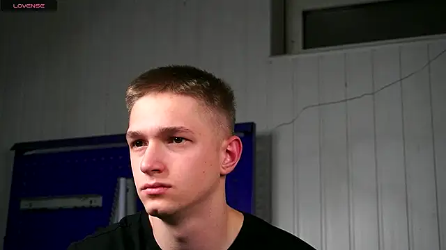 dustyn fox online show from 11-25-25, 03:01