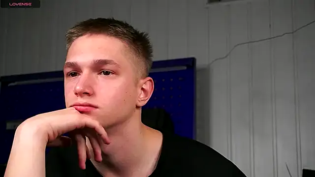 dustyn fox online show from 11-27-25, 03:03