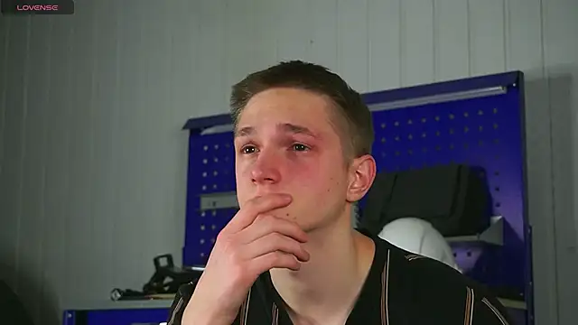 dustyn fox online show from 02-09-26, 04:44