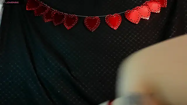 Snapshot of arisantana chatting on 02-14-25, 12:47 arisantana online show from 02-14-25, 12:47