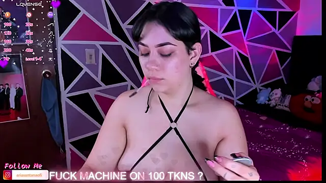 Snapshot of arisantana chatting on 10-30-25, 10:54 arisantana online show from 10-30-25, 10:54