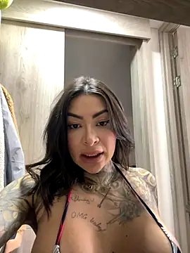 Snapshot of Iam_Annii chatting on 10-19-25, 08:53 Iam Annii online show from 10-19-25, 08:53