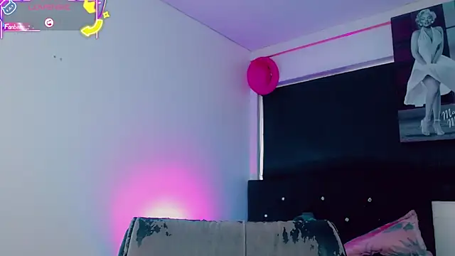 Kendall hornyy online show from 05-04-26, 07:54