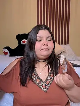 Snapshot of _Shara_Handal_ chatting on 02-05-25, 10:22 Shara Handal online show from 02-05-25, 10:22