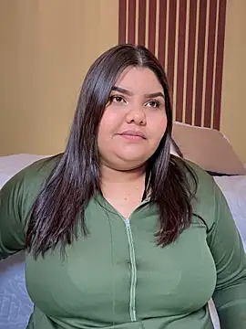 Snapshot of _Shara_Handal_ chatting on 02-07-25, 08:55 Shara Handal online show from 02-07-25, 08:55