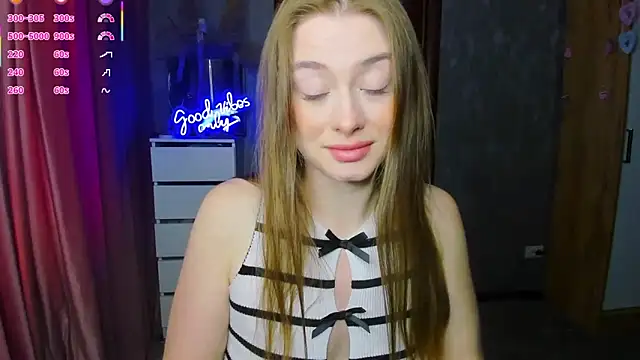 Demure Smile online show from 09-26-25, 08:07