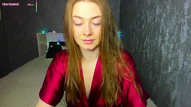 Demure Smile online show from 09-28-25, 05:57