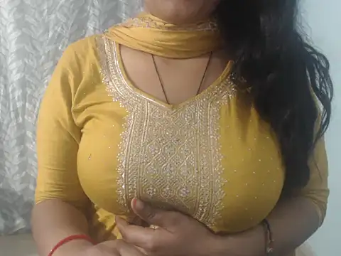 cute-priy online show from 02-10-25, 05:47