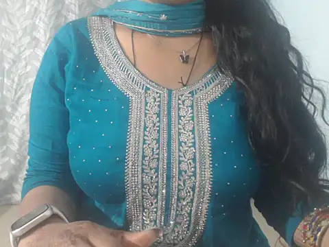 cute-priy online show from 02-17-25, 05:58