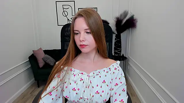 Snapshot of MileyWings chatting on 09-30-25, 04:39 MileyWings online show from 09-30-25, 04:39