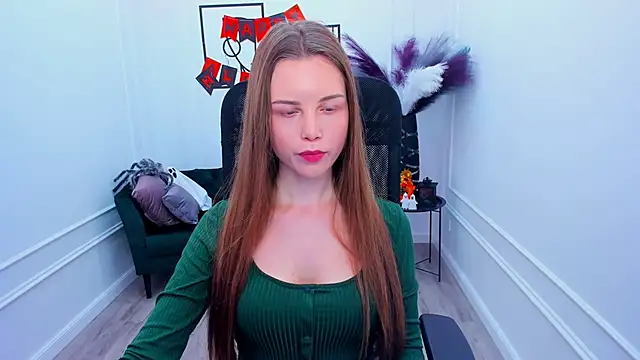 Snapshot of MileyWings chatting on 10-26-25, 12:33 MileyWings online show from 10-26-25, 12:33