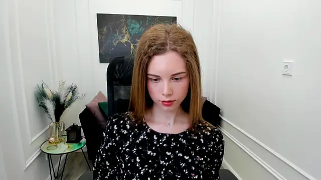 Snapshot of MileyWings chatting on 06-14-26, 11:45 MileyWings online show from 06-14-26, 11:45