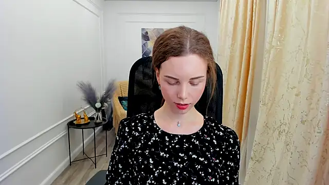 Snapshot of MileyWings chatting on 06-17-26, 11:34 MileyWings online show from 06-17-26, 11:34