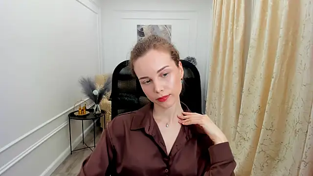 Snapshot of MileyWings chatting on 06-22-26, 11:18 MileyWings online show from 06-22-26, 11:18