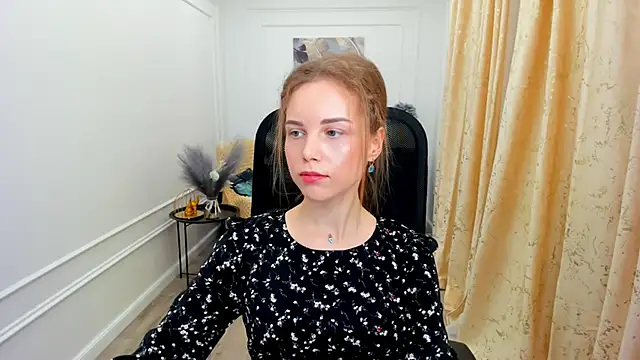 Snapshot of MileyWings chatting on 06-30-26, 11:33 MileyWings online show from 06-30-26, 11:33