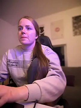 Snapshot of Piinkpandora chatting on 02-17-26, 09:21 Piinkpandora online show from 02-17-26, 09:21