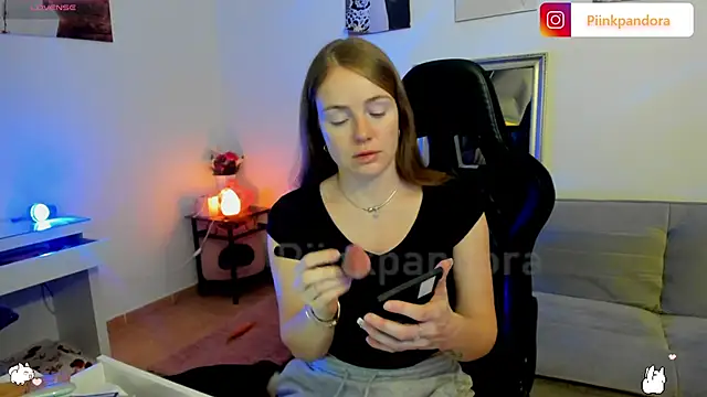 Snapshot of Piinkpandora chatting on 02-22-26, 08:51 Piinkpandora online show from 02-22-26, 08:51