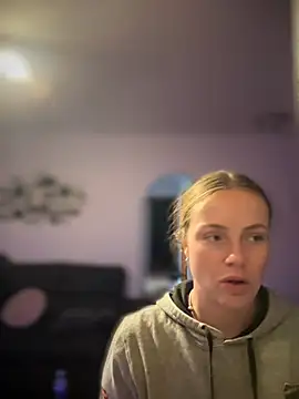 Snapshot of Piinkpandora chatting on 03-27-26, 09:47 Piinkpandora online show from 03-27-26, 09:47