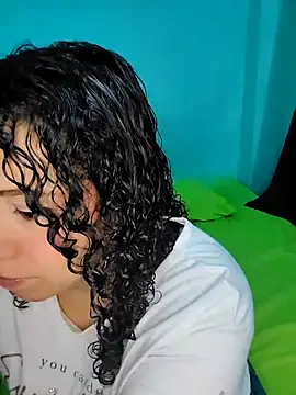 Snapshot of aixa_15 chatting on 04-28-26, 12:10 aixa 15 online show from 04-28-26, 12:10