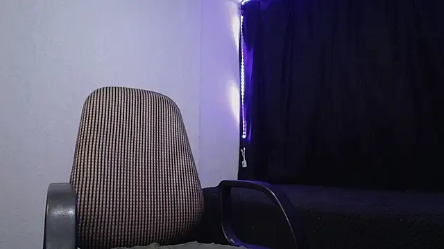 Snapshot of sexybat_twink chatting on 03-15-25, 01:30 sexybat twink online show from 03-15-25, 01:30