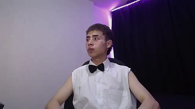 Snapshot of sexybat_twink chatting on 03-16-25, 12:23 sexybat twink online show from 03-16-25, 12:23