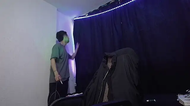 Snapshot of sexybat_twink chatting on 03-17-25, 01:08 sexybat twink online show from 03-17-25, 01:08