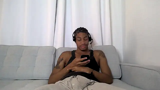 Snapshot of Skinnyblackman chatting on 10-03-25, 01:24 Skinnyblackman online show from 10-03-25, 01:24