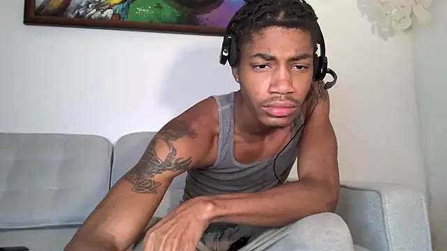 Snapshot of Skinnyblackman chatting on 10-21-25, 11:27 Skinnyblackman online show from 10-21-25, 11:27