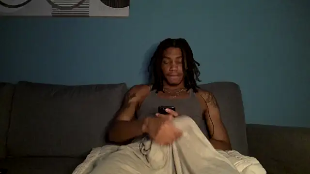 Snapshot of Skinnyblackman chatting on 12-17-25, 04:29 Skinnyblackman online show from 12-17-25, 04:29