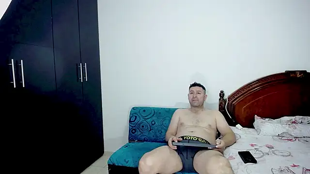 ambar jacksonn online show from 05-11-26, 04:04