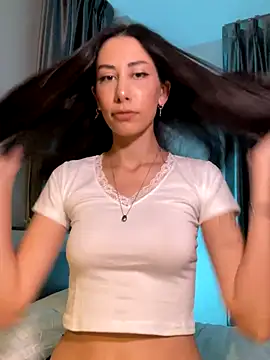 Snapshot of Sophiehii chatting on 10-10-25, 01:21 Sophiehii online show from 10-10-25, 01:21