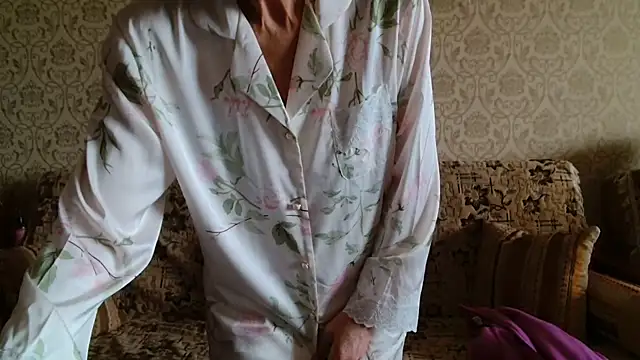 Snapshot of Elegant00Lady chatting on 10-12-25, 05:50 Elegant00Lady online show from 10-12-25, 05:50