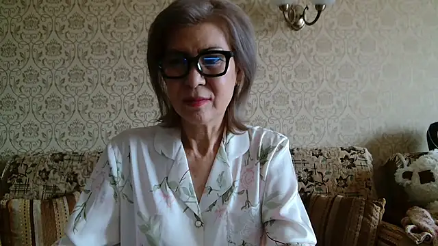 Snapshot of Elegant00Lady chatting on 10-28-25, 03:10 Elegant00Lady online show from 10-28-25, 03:10