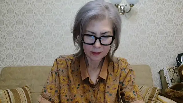 Snapshot of Elegant00Lady chatting on 11-04-25, 03:33 Elegant00Lady online show from 11-04-25, 03:33