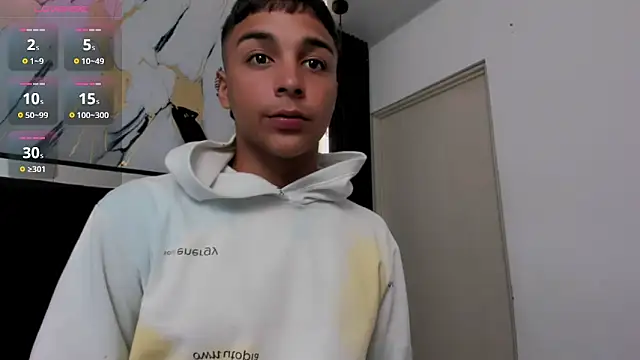 Snapshot of Seductivo_jr chatting on 02-19-26, 04:19 Seductivo jr online show from 02-19-26, 04:19