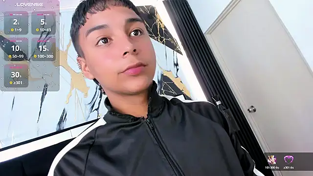 Snapshot of Seductivo_jr chatting on 03-12-26, 05:57 Seductivo jr online show from 03-12-26, 05:57