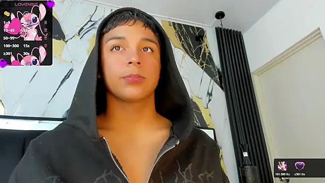 Snapshot of Seductivo_jr chatting on 04-17-26, 04:59 Seductivo jr online show from 04-17-26, 04:59