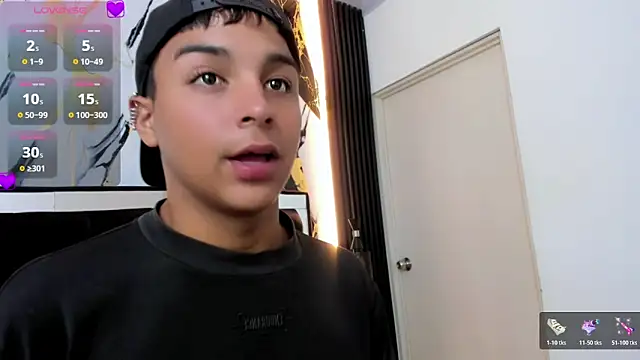 Snapshot of Seductivo_jr chatting on 04-18-26, 09:15 Seductivo jr online show from 04-18-26, 09:15