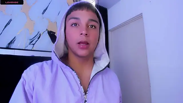 Snapshot of Seductivo_jr chatting on 05-07-26, 05:35 Seductivo jr online show from 05-07-26, 05:35