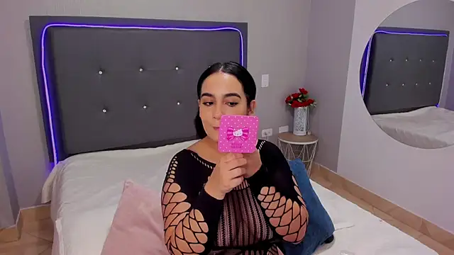 emma lye online show from 02-09-25, 01:56