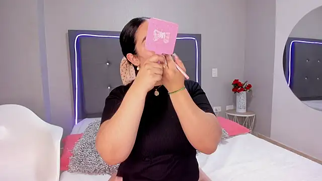 emma lye online show from 10-06-25, 09:23