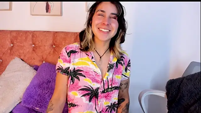 riley colors online show from 03-11-25, 09:37